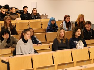 2025-12-03 20-05-24.jpeg